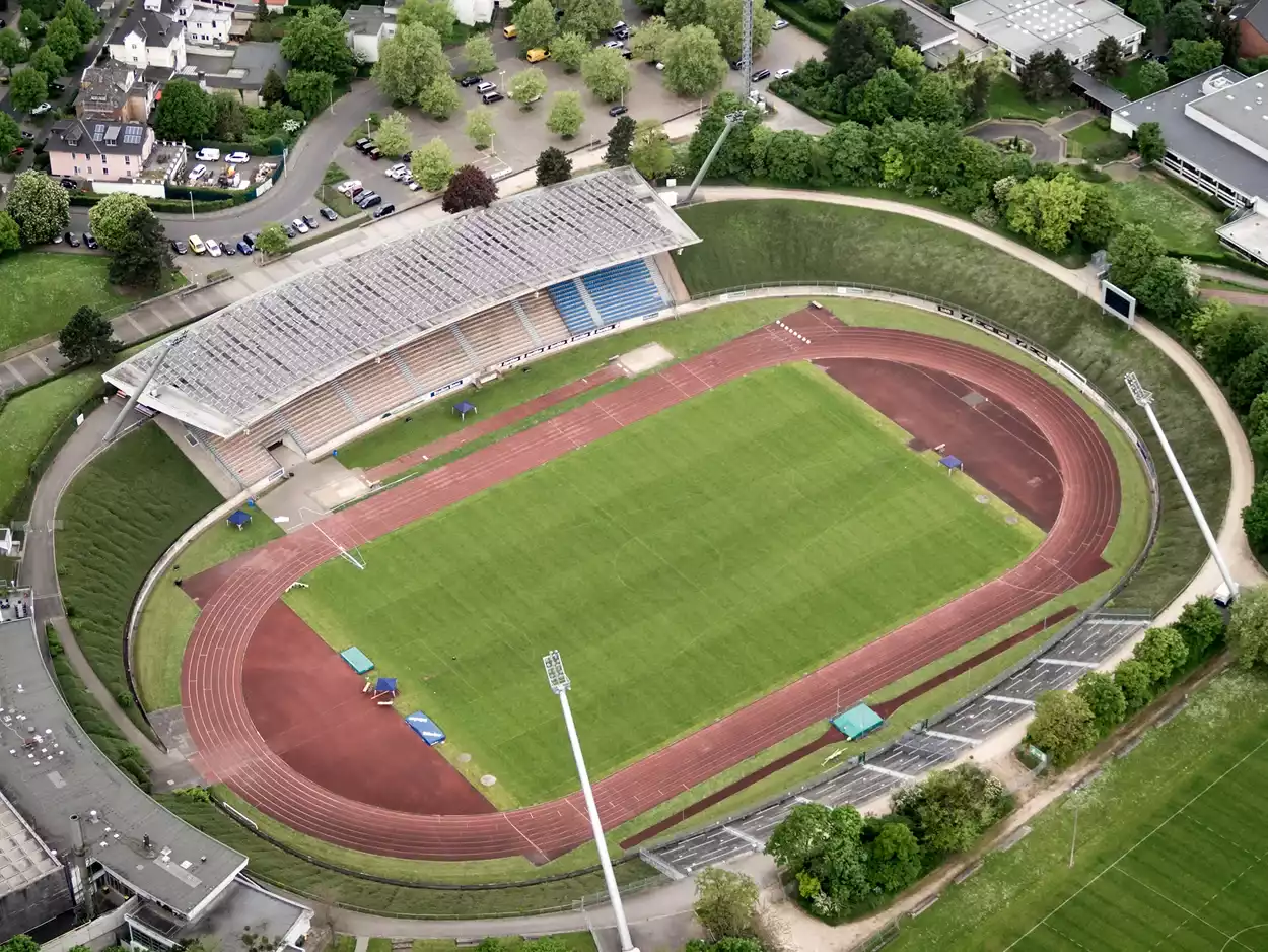 Luftaufnahme des Signal Iduna Parks während eines Spieltags